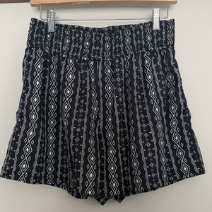 Black & White Geometric Print Elastic Waist Shorts XL